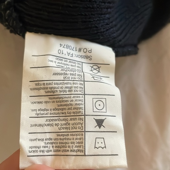 Vintage Carhartt Mini Beanie - Picture 3 of 7